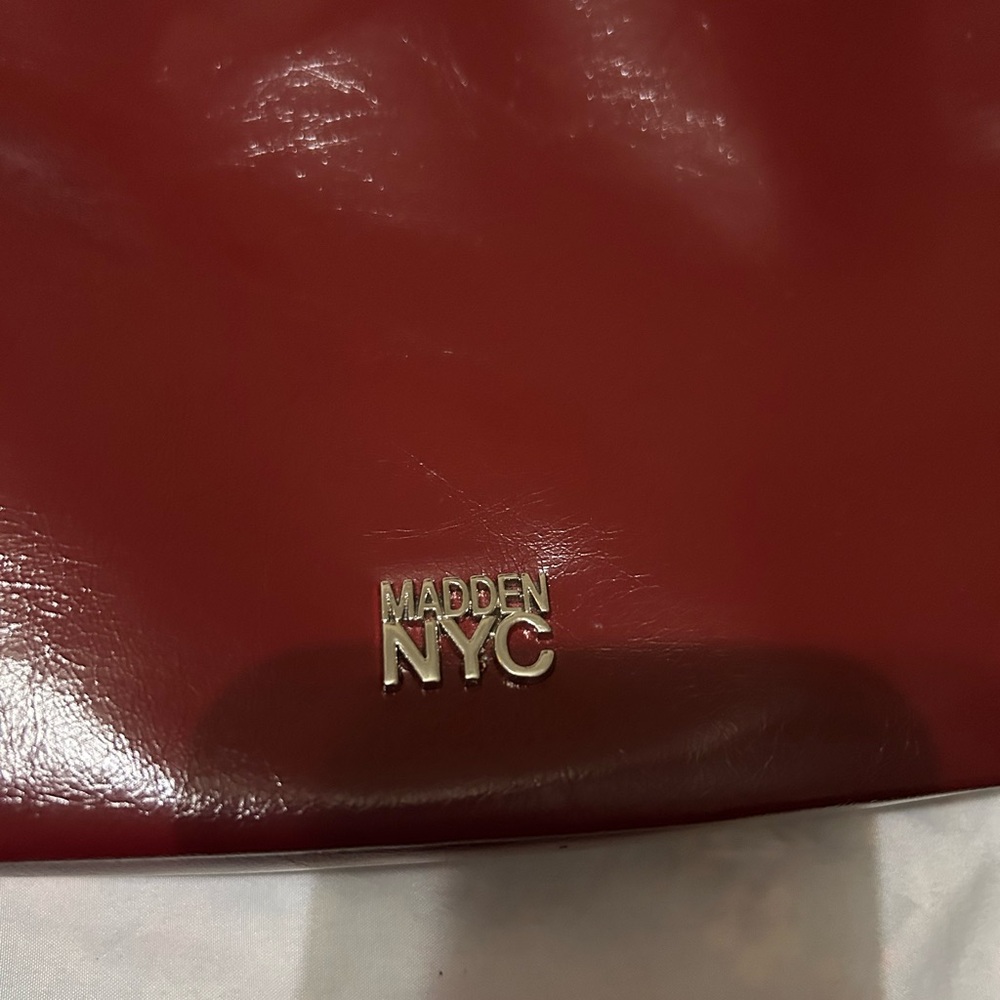 Elegant Burgundy Shoulder Bag - Picture 5 of 10